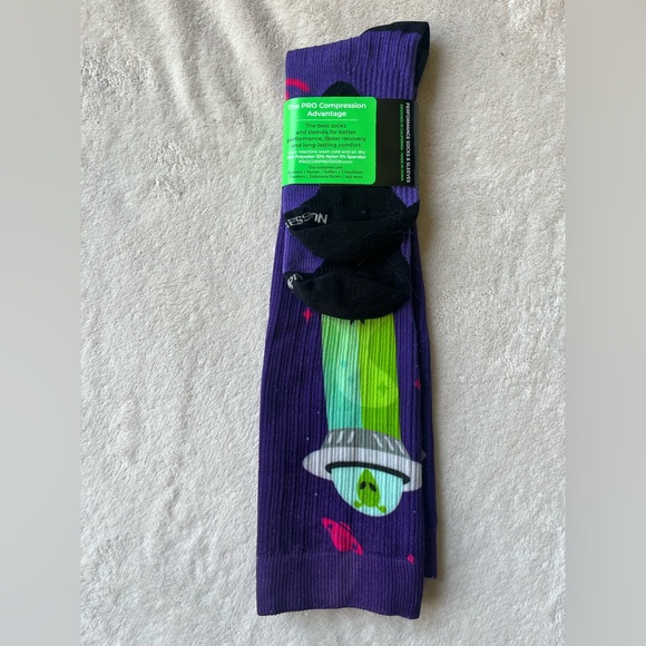 Pro Compression socks NWT size S/M - Picture 4 of 4